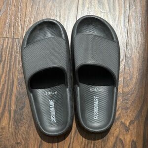 Cushionaire Black Women's Slide Sandals